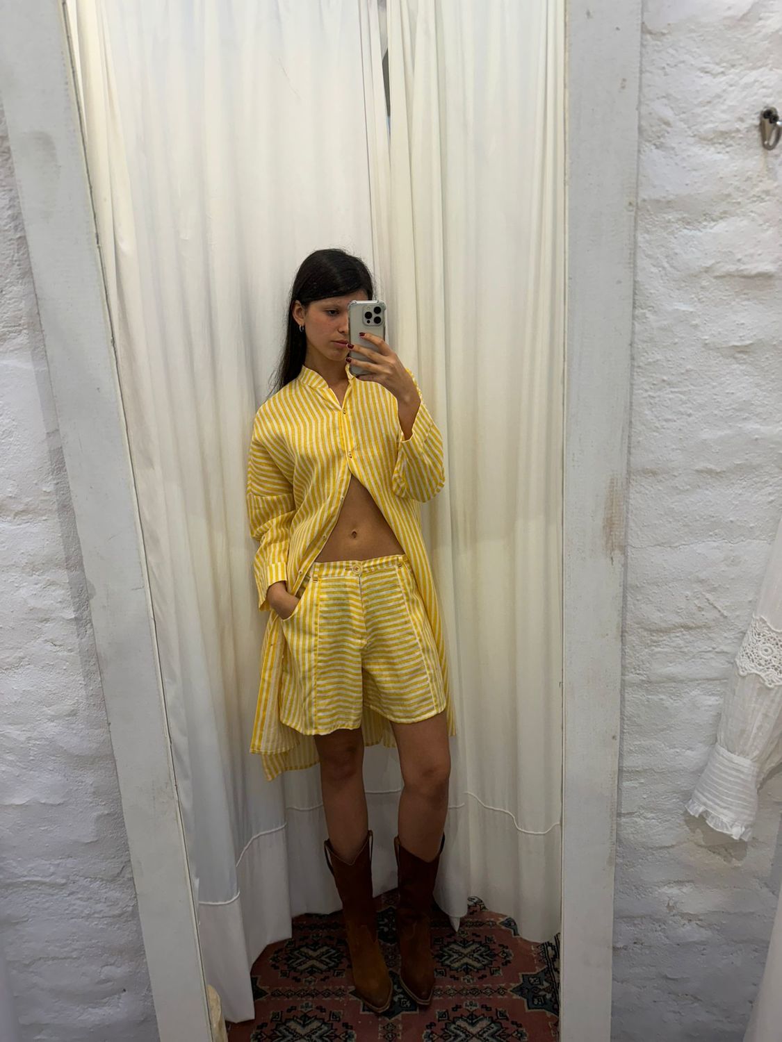 Short Roma amarillo l